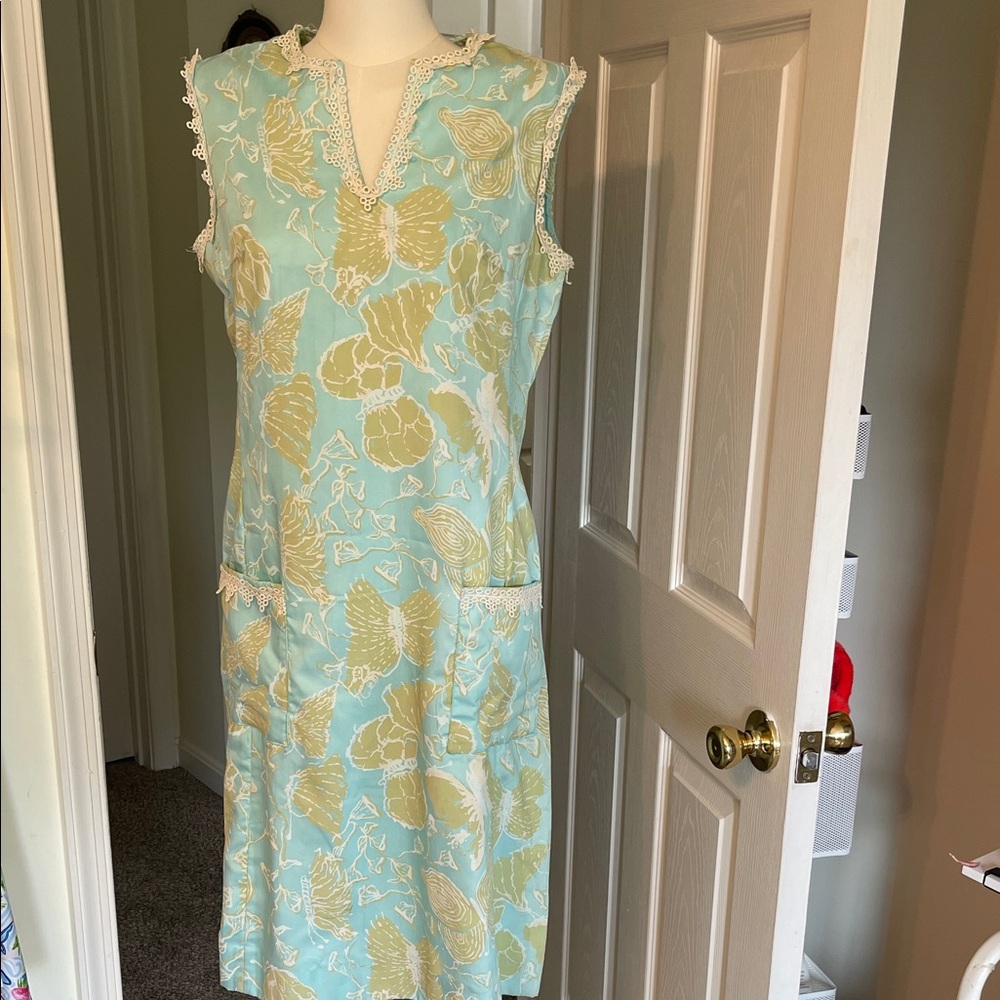VINTAGE SHIFTS INTERNATIONALE OF MIAMI Sleeveless Floral Dress in Blue and Gold